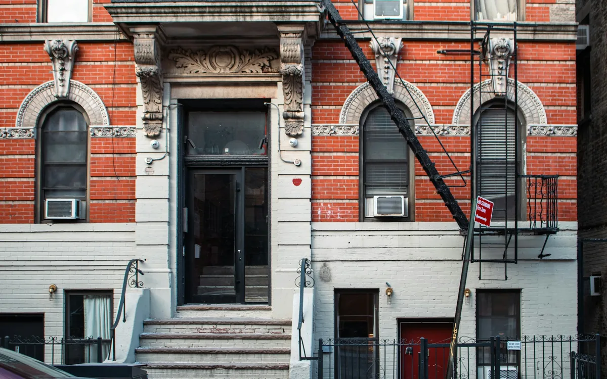 Fachada de un edificio residencial