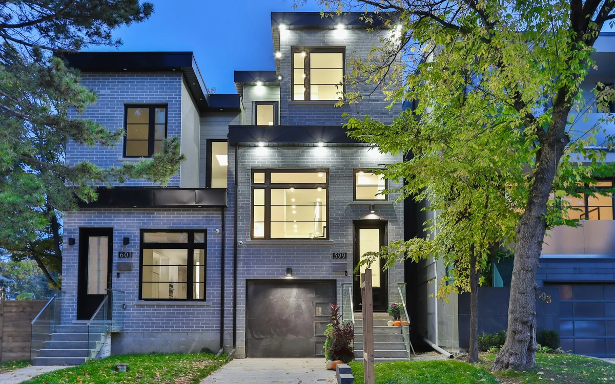 Fachada de una vivienda urbana